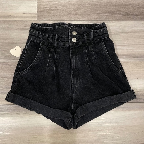 ZARA Paper-Bag High-Waist Black Denim Shorts Size 4 Pleats Pockets Cuffs - Picture 1 of 11